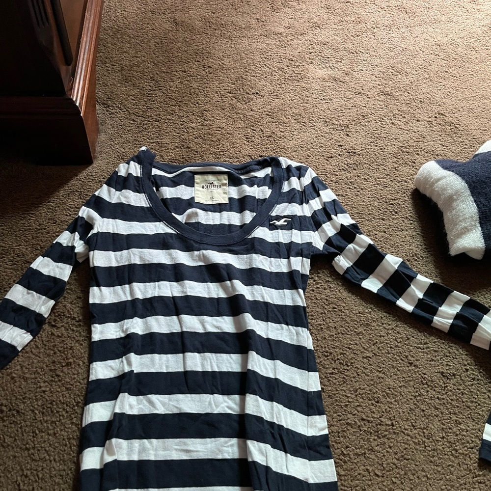 navy blue/black striped shirt
